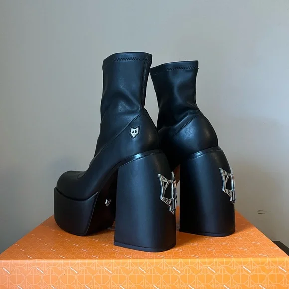 完売前に■Nacked Wolfe■Sugar/ストレッチブーツ★送料関税込み Naked Wolfe | Shoes | Naked Wolfe Sugar Black Stretch | Poshmark